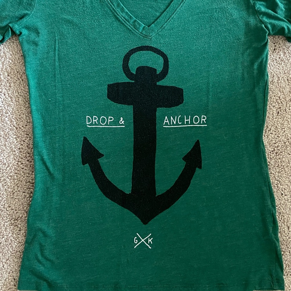 Glamour kills drop & anchor tee